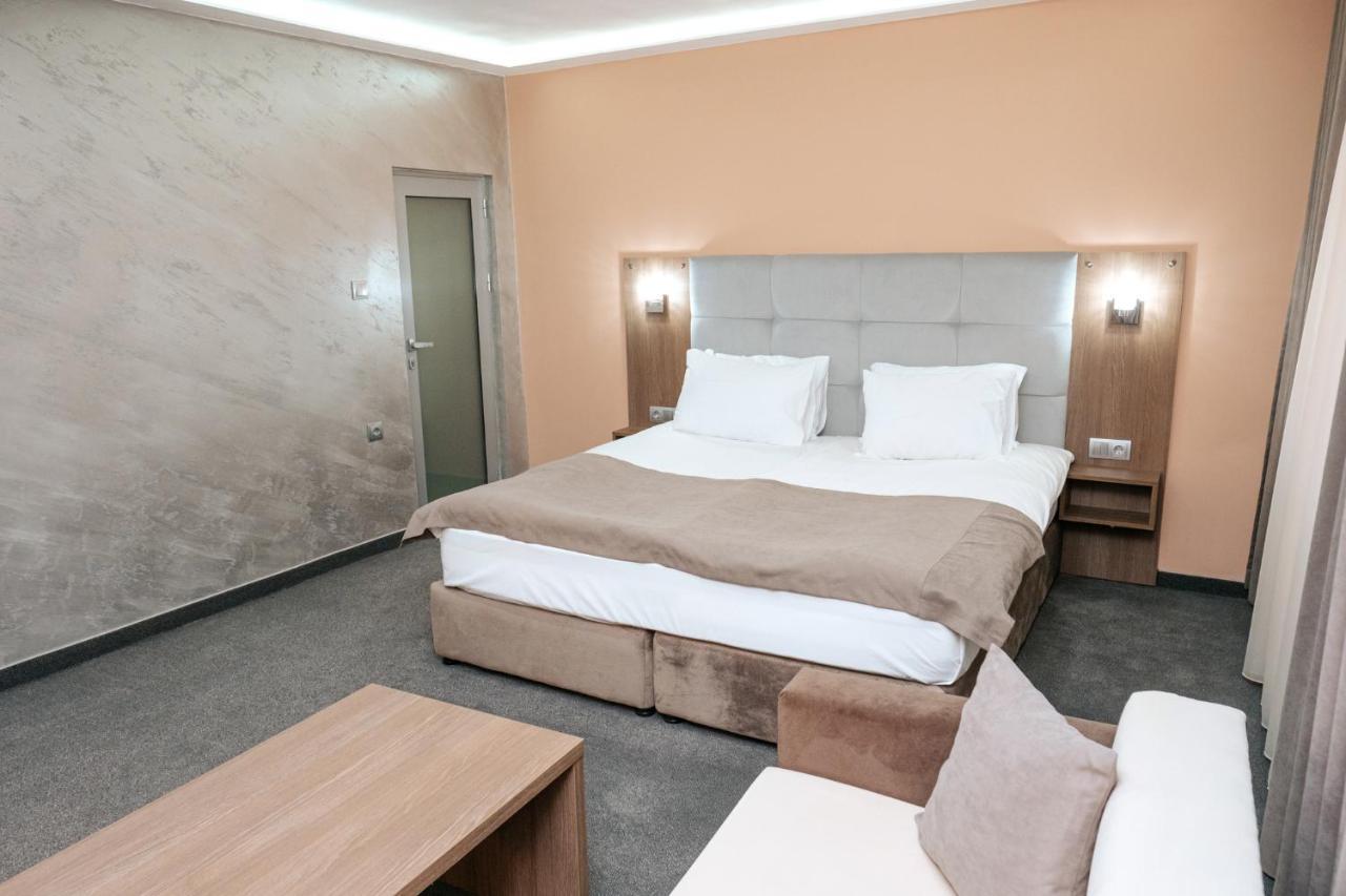 Hotel Tundzha - Renovated! Yambol エクステリア 写真