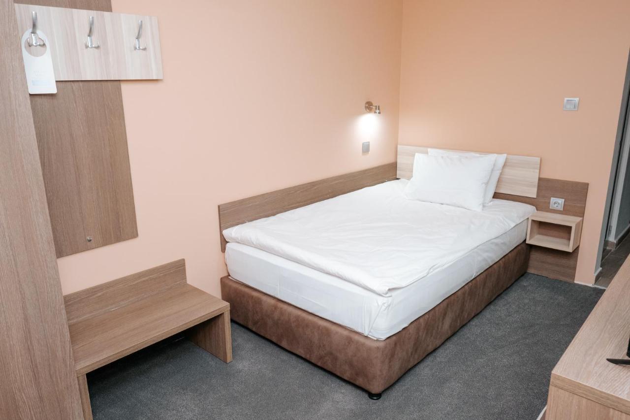 Hotel Tundzha - Renovated! Yambol エクステリア 写真