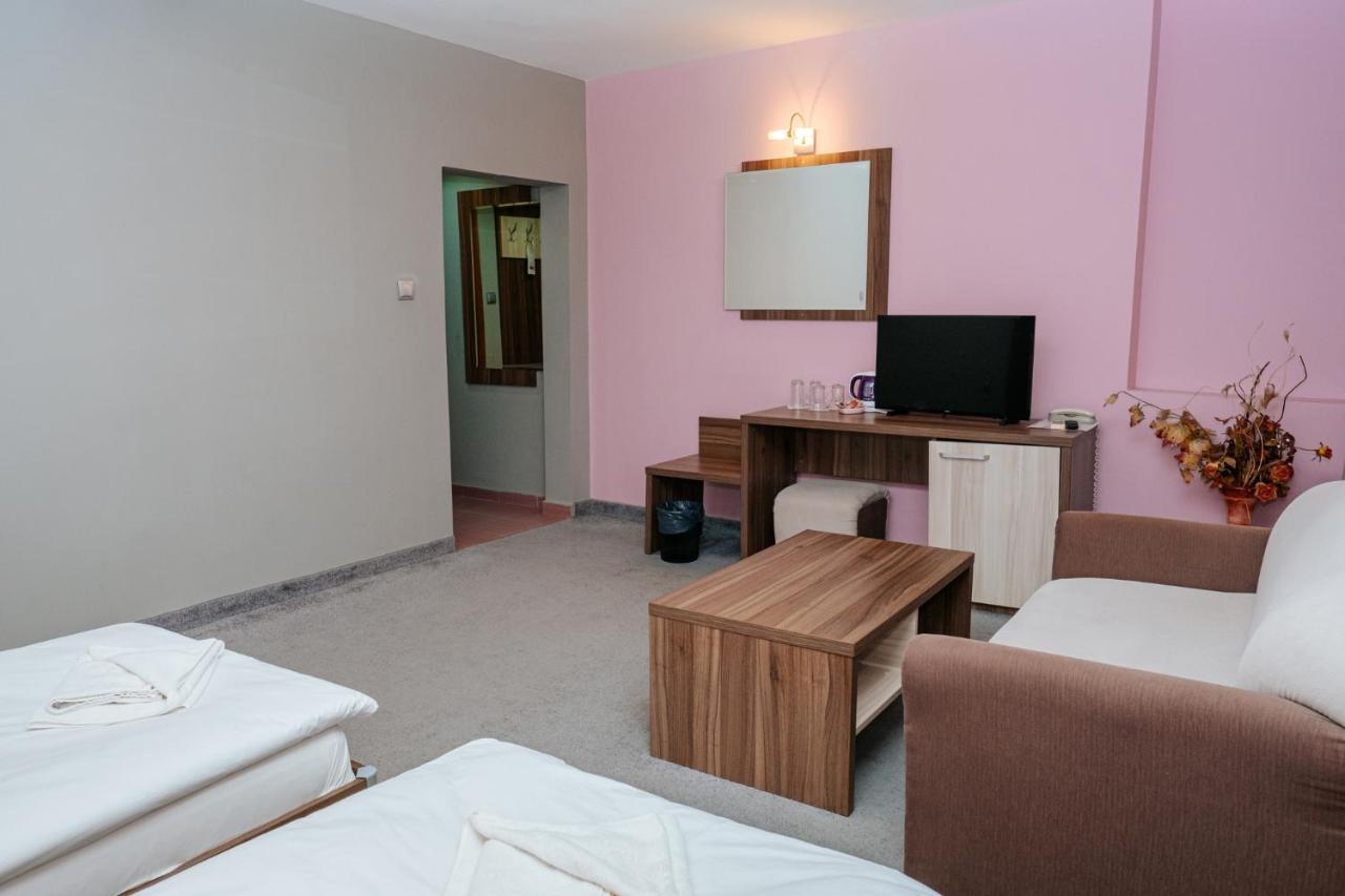 Hotel Tundzha - Renovated! Yambol エクステリア 写真