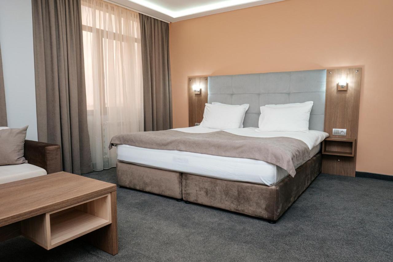 Hotel Tundzha - Renovated! Yambol エクステリア 写真