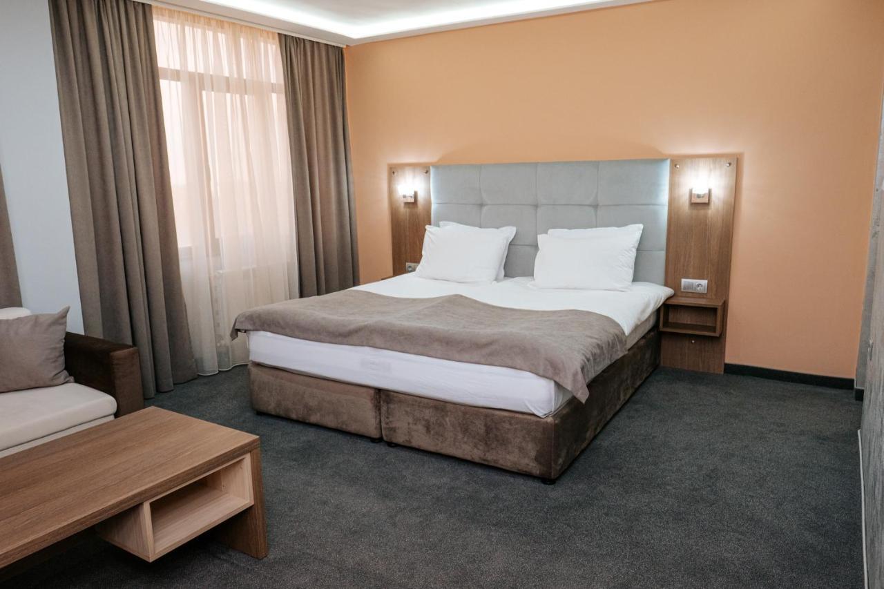 Hotel Tundzha - Renovated! Yambol エクステリア 写真